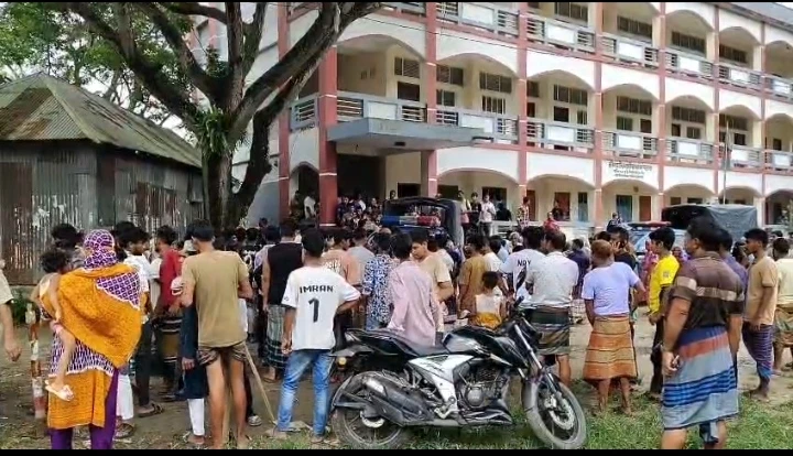 ভাঙ্গায় শিক্ষার্থীকে যৌন হয়রানির অভিযোগে শিক্ষক অবরুদ্ধ